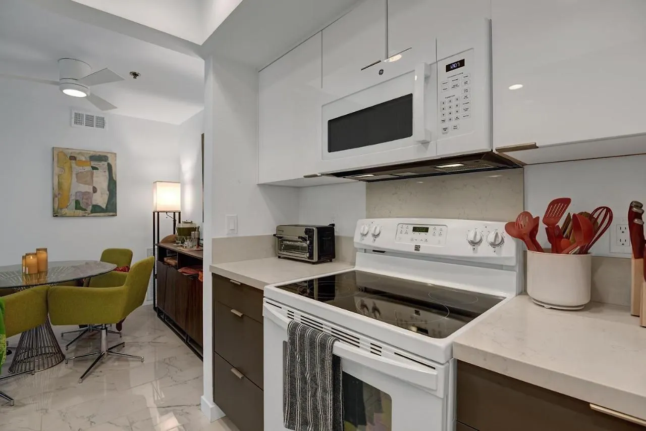 Modern Plaza Villas Oasis Palm Springs Holiday home